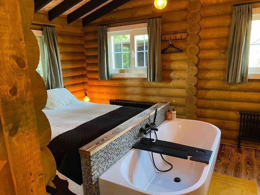 Vila Knusse En Gezellige Blokhut De Bijenstal Dedemsvaart Exteriér fotografie
